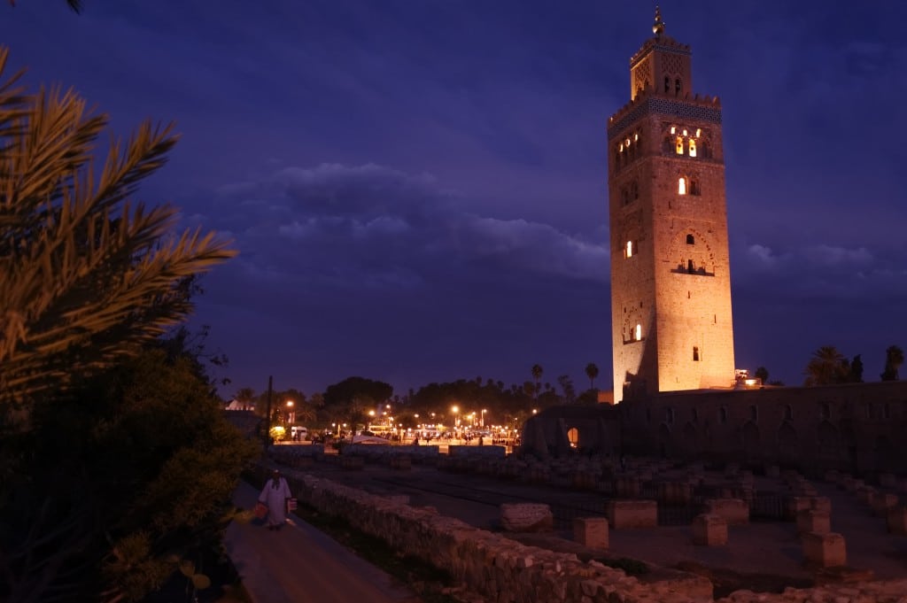 Le minaret de la Koutoubia à la tombée de la nuit