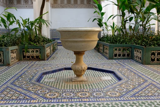 Détail de la fontaine du palais de Bahia de Marrakech