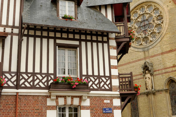 Façades de Trouville en Normandie