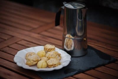 cuisine italienne : biscuits et café