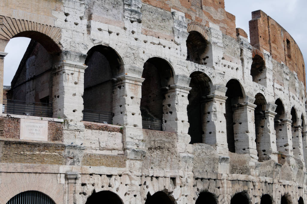 Extérieur du Colisée à Rome