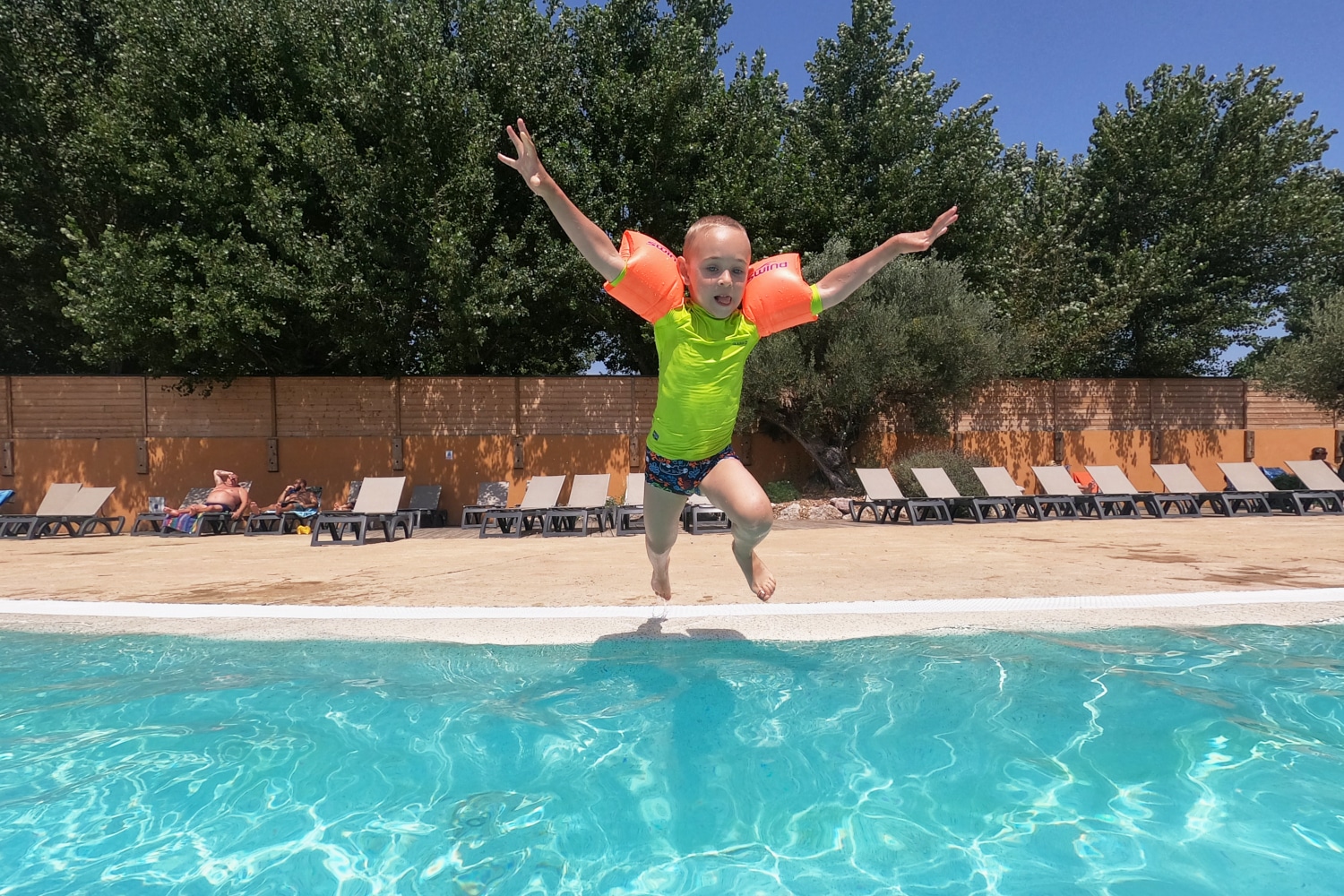 Piscine camping Sérignan