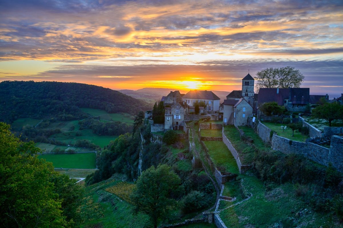 Coucher de soleil sur Château Chalon