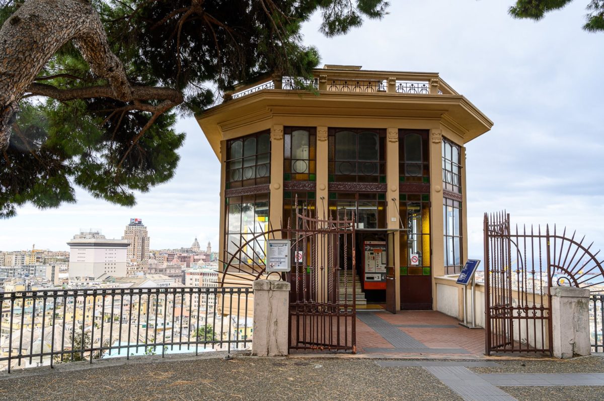 Ascenseur urbain à Gênes