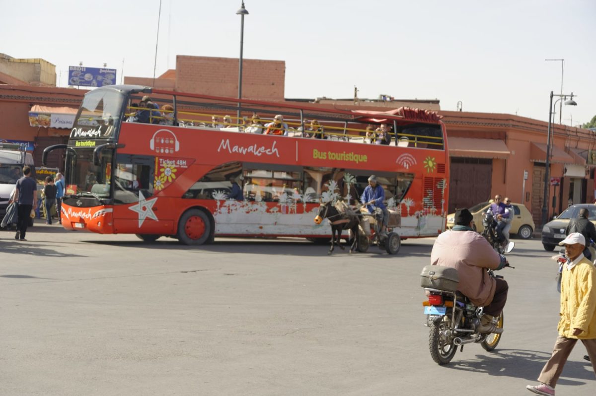 Bus rouge touristique de Marrakech